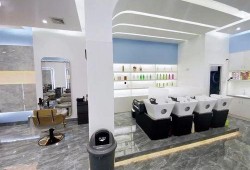 爆料网红美发工作室视频,独家视频带你领略时尚发型魅力