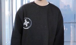 黄明昊机场爆料图片最新,潮流穿搭引热议
